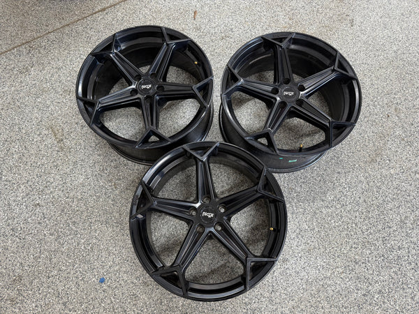 2005-2023 Ford Mustang Niche Arrow Black Wheels Set of 3 20×9″