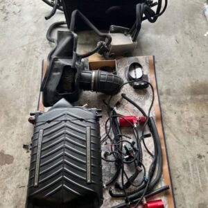 Black Whipple 3.0L twin-screw Full Supercharger Kit 2015-2023 Mustang GT 5.0 Black Whipple 3.0L twin-screw Full Supercharger Kit fits 2015-2023 Mustang GT 5.0 and Ford F-150 comes with everything you see in the picture and also comes with the injection.