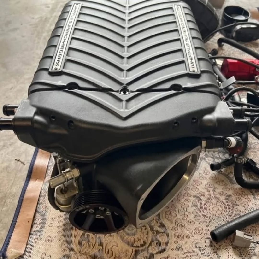 Black Whipple 3.0L twin-screw Full Supercharger Kit 2015-2023 Mustang GT 5.0 Black Whipple 3.0L twin-screw Full Supercharger Kit fits 2015-2023 Mustang GT 5.0 and Ford F-150 comes with everything you see in the picture and also comes with the injection. - Image 5