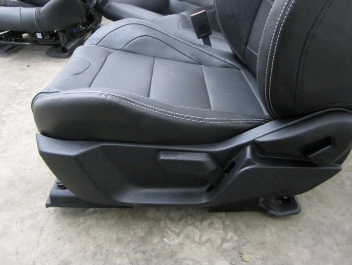 2015-2017 MUSTANG GT OEM RECARO BLACK LEATHER PERFORMANCE FRONT & REAR SEATS - Image 8